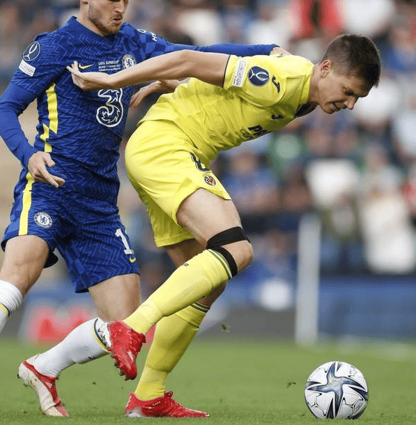 包含赛后勒沃库森备战中超比利亚雷亚尔今晨调整名单，网友：门兴格拉德巴赫清晨远射贴柱的词条