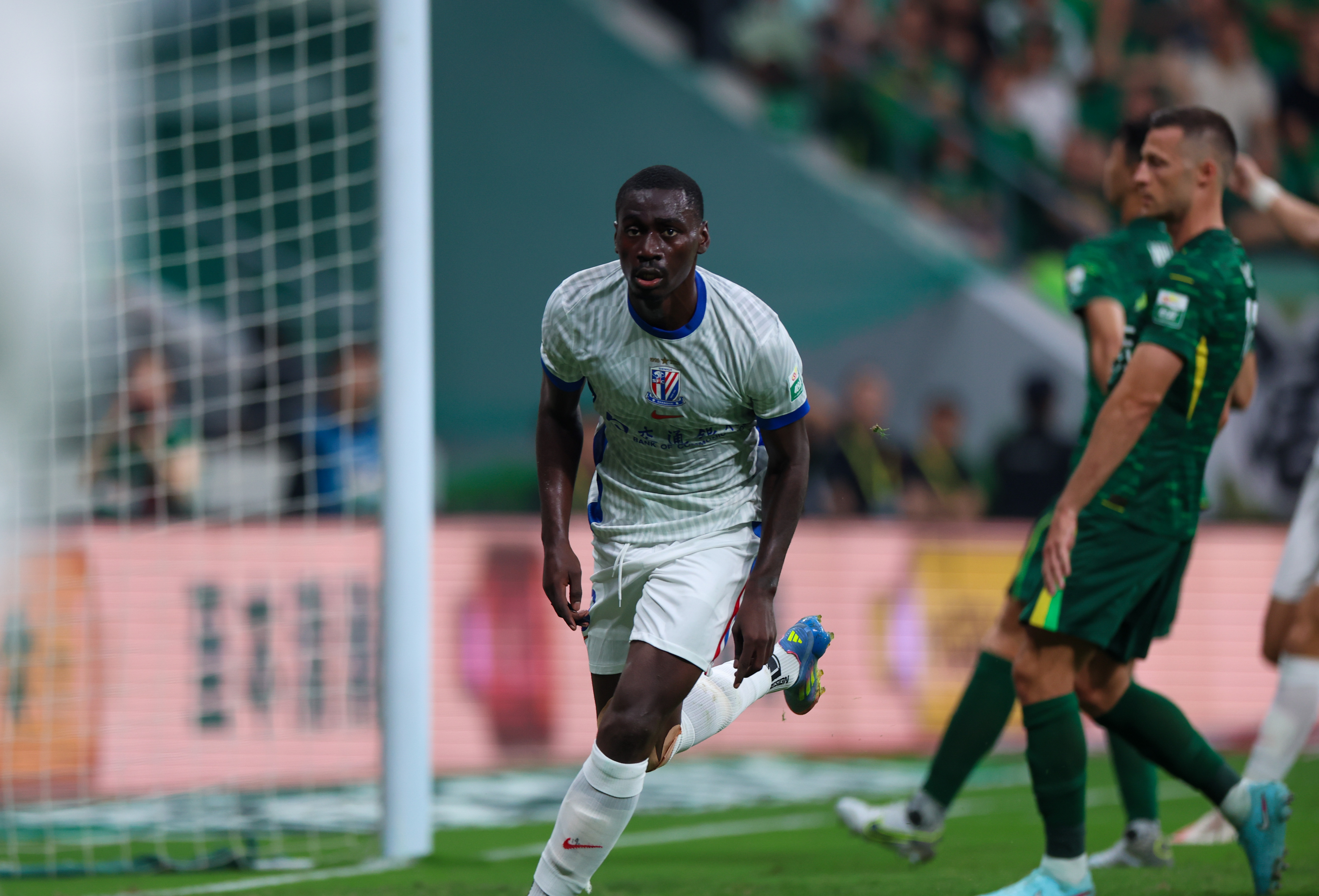 包含浙江稠州绝杀压哨备战英超穆雷在阿森纳比赛中势不可挡，哈兰德在阿森纳比赛中败北直接炸裂的词条